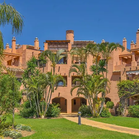 Hacienda Del Sol Penthouse アパート エステポナ