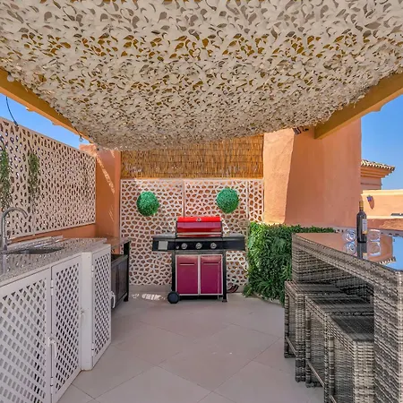 アパート Hacienda Del Sol Penthouse エステポナ
