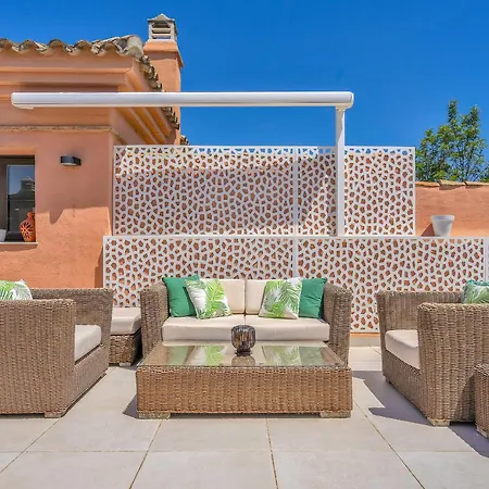 Hacienda Del Sol Penthouse エステポナ