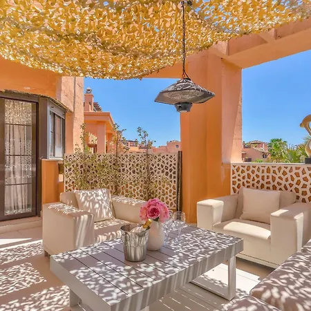 Hacienda Del Sol Penthouse アパート エステポナ