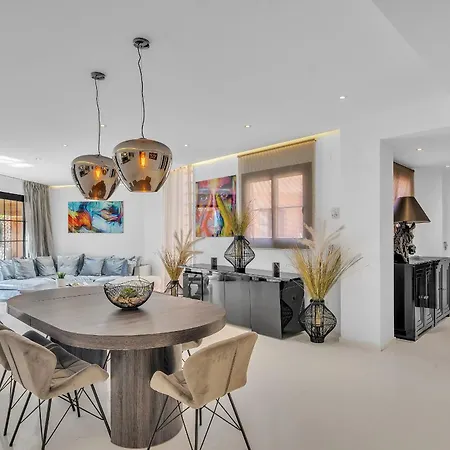 アパート Hacienda Del Sol Penthouse エステポナ